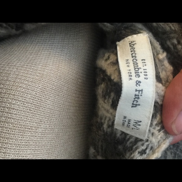 Abercrombie & Fitch holiday wrap sweater - Picture 4 of 4